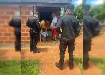 Salvaron a un bebé con convulsiones en una comisaría