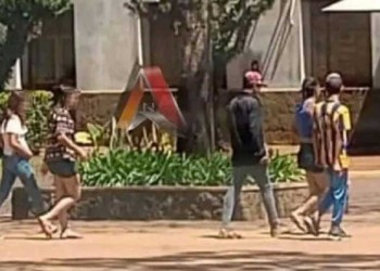 Fiesta en el cementerio: “Están descarrilados”, dijo el intendente