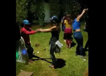 Seis demorados por hacer una fiesta en el cementerio de Concepción de la Sierra