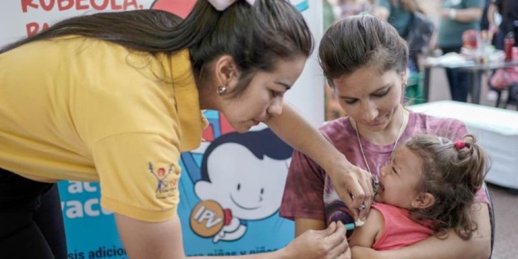 VACUNACIÓN. La vacuna contra la polio es 100% efectiva y fue desarrollada hace 67 años.