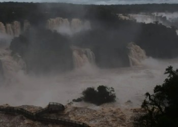 Cerraron las Cataratas por la crecida del río Iguazú