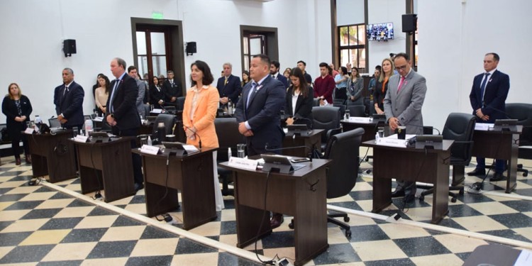 ENCUENTRO. Ediles de Posadas participaron en la sesión ordinaria N° 26 y aprobaron la implementación de pictogramas en espacios públicos.