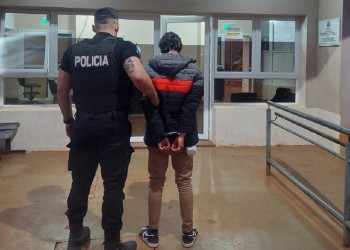 Rompió autos y ventanas porque no lo dejaron entrar a un cumpleaños