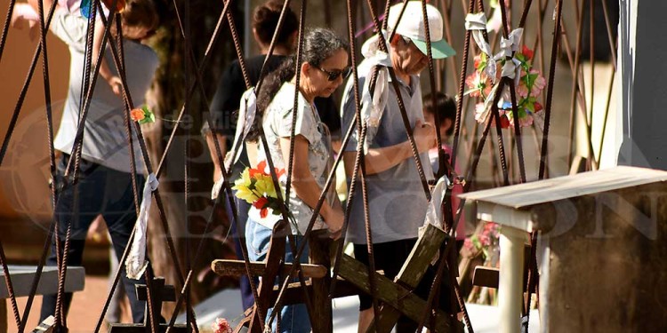 Posadas: más de 2.000 personas visitaron el cementerio “La Piedad” por el Día de la Madre
