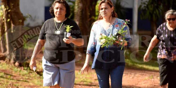 Posadas: más de 2.000 personas visitaron el cementerio “La Piedad” por el Día de la Madre