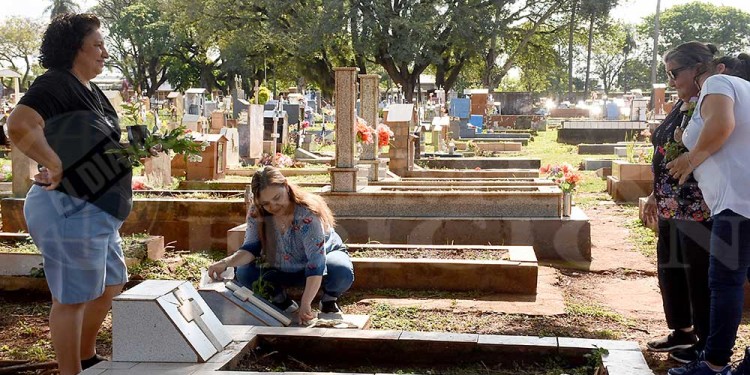 Posadas: más de 2.000 personas visitaron el cementerio “La Piedad” por el Día de la Madre