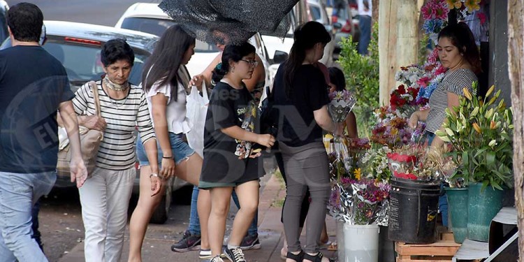 Posadas: más de 2.000 personas visitaron el cementerio “La Piedad” por el Día de la Madre