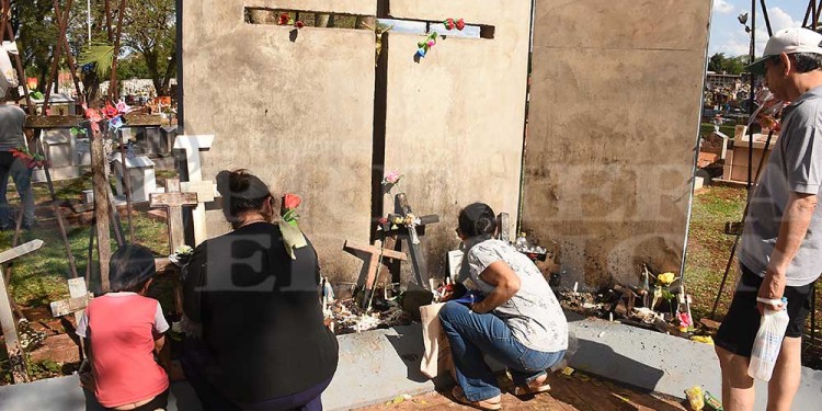 Posadas: más de 2.000 personas visitaron el cementerio “La Piedad” por el Día de la Madre