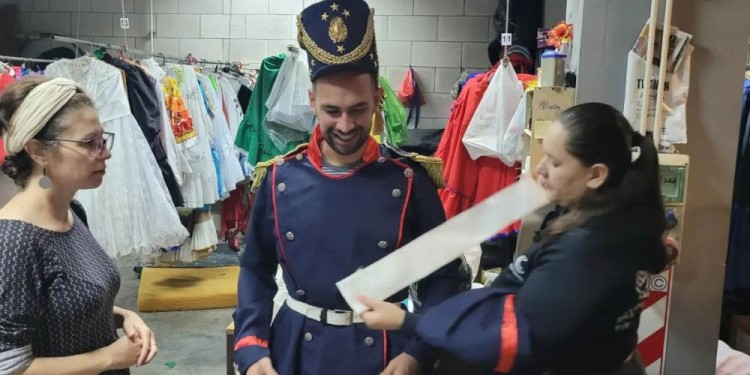 Preparando estreno. La canción marcha "Chepoyá Granadero"en el concierto Diversidad Cultural este domingo Domingo 16 a las 20 en el Teatro Líricocon acceso libre.