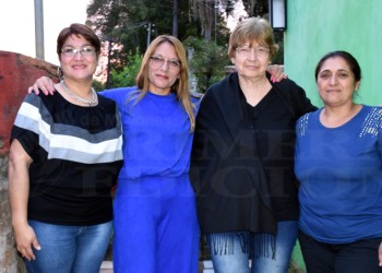 Mamá del corazón se hizo cargo de cinco hermanas y hoy celebran juntas su día