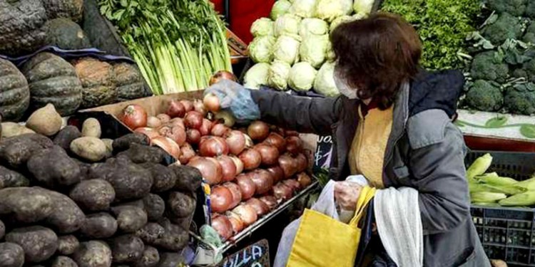 ALIMENTACIÓN. La suba golpea a los sectores más vulnerables del país.