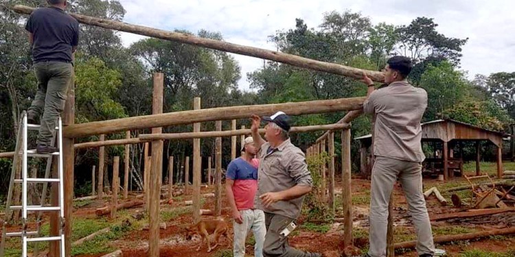 CAPACITACIÓN. El ministerio de Agricultura Familiar dicta capacitaciones sobre armado de invernaderos donde se abarcan las normas generales