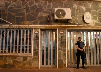 El asesor estudiantil  pagaba a los menores por fotos de desnudos