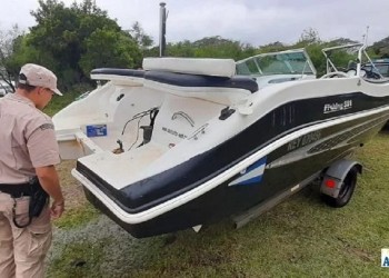 Intendente de Gobernador Roca recuperó su lancha robada en Corrientes