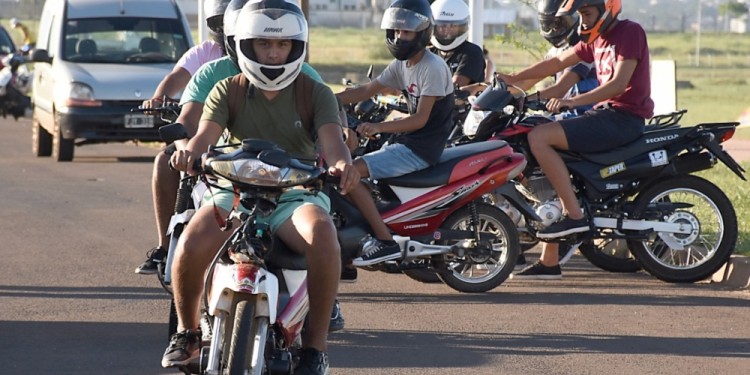ENCUADRE LEGAL. Los motociclistas plantean al mototaxi como una salida laboral y piden una legislación.