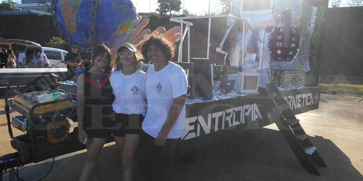 Los estudiantes plasmaron su talento en la Expo Carrozas