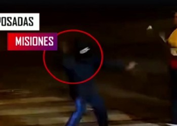 Atraparon a un joven cuando atacaba con un palo a una mujer