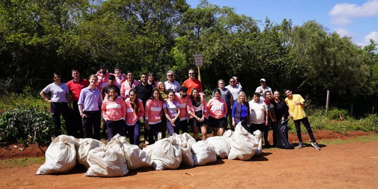 GRANITO DE ARENA. El trabajo de los jóvenes, además del día de jornada, es llevar el mensaje a sus familias, vecinos y amigos, sobre cuidado ambiental.