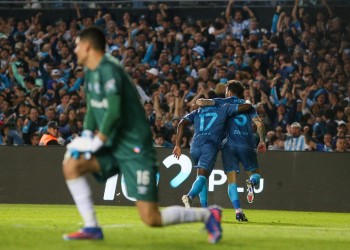 Racing se relanza hacia el título pero deja más cómodo a Boca