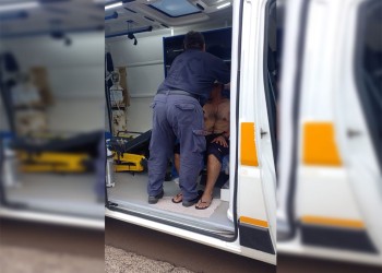 Un hombre se arrojó al río y terminó con una lesión en la cabeza