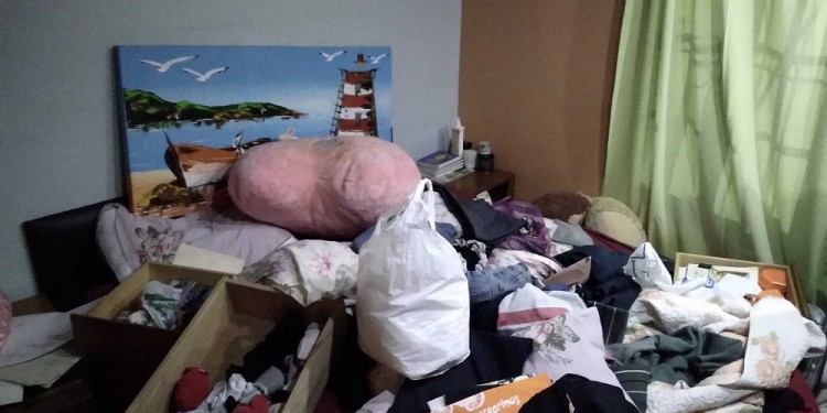 HASTA EL ÚLTIMO RINCÓN. El o los delincuentes revisaron toda la vivienda en busca de objetos de valor y dinero.