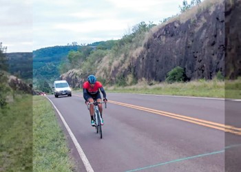 Diego Báez se impuso en la primera del Día del Camino