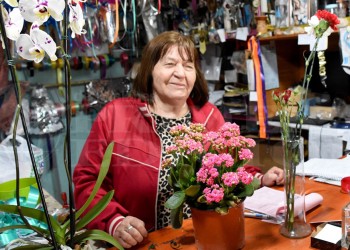 Sofía Bogado, 41 años de trabajo, voluntad y buena atención en el negocio de las flores