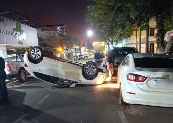 Choque y vuelco en el microcentro de Posadas