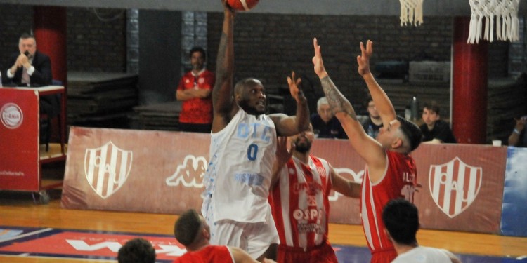 FORTALEZA. OTC dejó sin chances al Tate en Santa Fe (Foto: G.Palomeque - Prensa Unión)