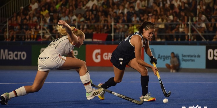 ESTÁ DE VUELTA. Luchi volvió a Las Leonas en la victoria ante Alemania.