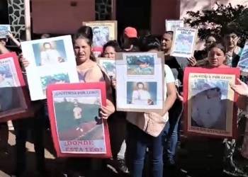 “La búsqueda duró un día, los policías se sacaban fotos y comían mandarinas”