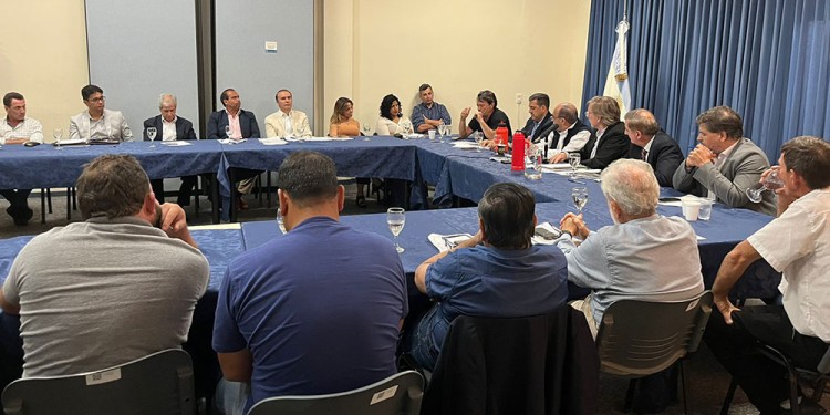 DIÁLOGO. Referentes del sector en las siete provincias tabacaleras pudieron dialogar sobre los temas que preocupan.