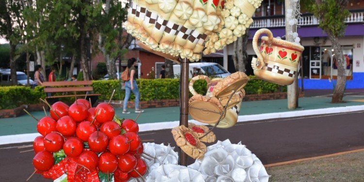 Como preludio de Navidad, esta noche Capioví encenderá las luces de su arbolito