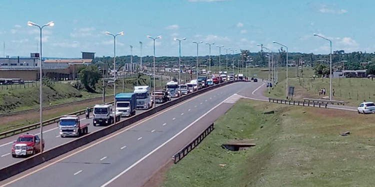 SE VIENE. Los camiones nuevamente se reunirán en la costa de la playa Fátima para deleite del público. (Foto: Gentileza ECG)