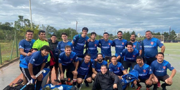 VA POR MAS. Capri terminó invicto en su zona y ahora en semis se cruza con el clásico rival, Centro de Cazadores.