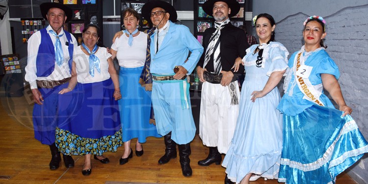 Pese al mal tiempo, Posadas revivió el desfile por el Día de la Tradición