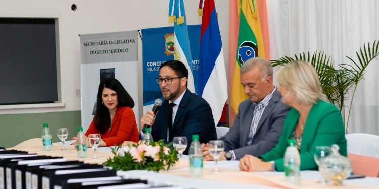 ORDEN LEGAL. En la presentación del Digesto estuvieron la diputada Rita Nuñez, Delgado, Carlos Arce y Silvana Pérez.