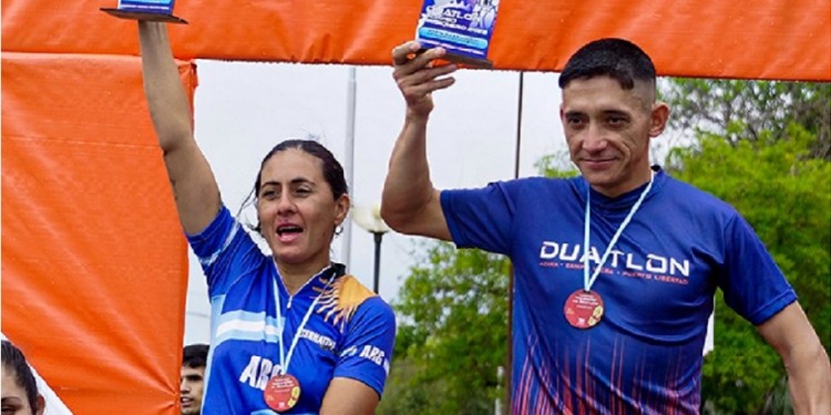 EN LO ALTO. Daniela y Marcelo conquistaron un nuevo título provincial.