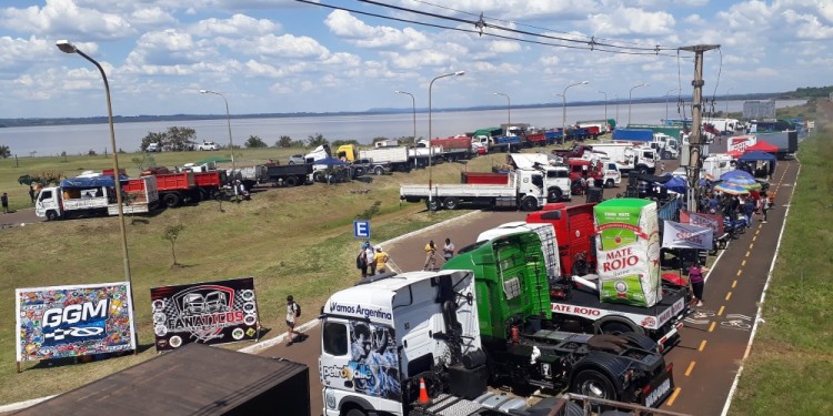 A PLENO. Los camiones coparon la playa de Fátima el último domingo./ Gentileza SEC