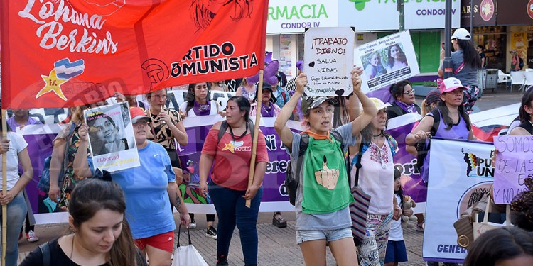 25N: marcharon en Posadas por “las que no están” y por “las que quedan”