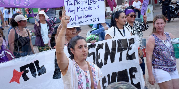 25N: marcharon en Posadas por “las que no están” y por “las que quedan”