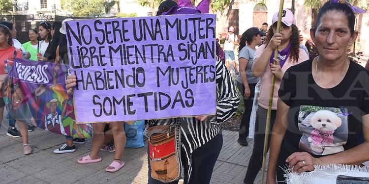25N: marcharon en Posadas por “las que no están” y por “las que quedan”
