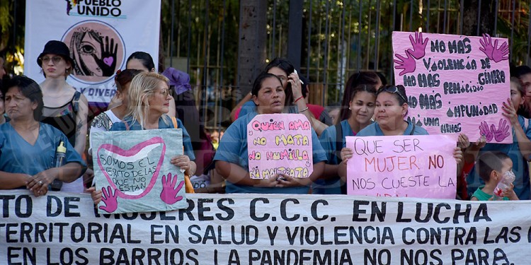 25N: marcharon en Posadas por “las que no están” y por “las que quedan”