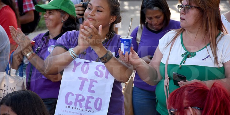 25N: marcharon en Posadas por “las que no están” y por “las que quedan”