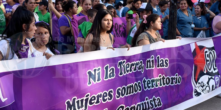 25N: marcharon en Posadas por “las que no están” y por “las que quedan”