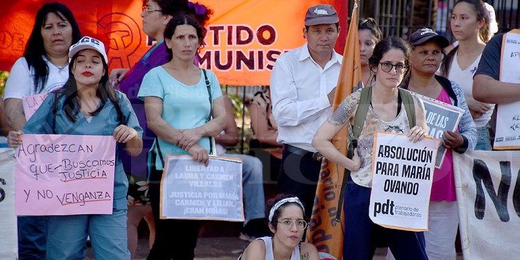25N: marcharon en Posadas por “las que no están” y por “las que quedan”