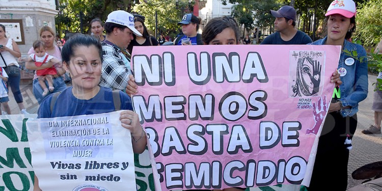 25N: marcharon en Posadas por “las que no están” y por “las que quedan”