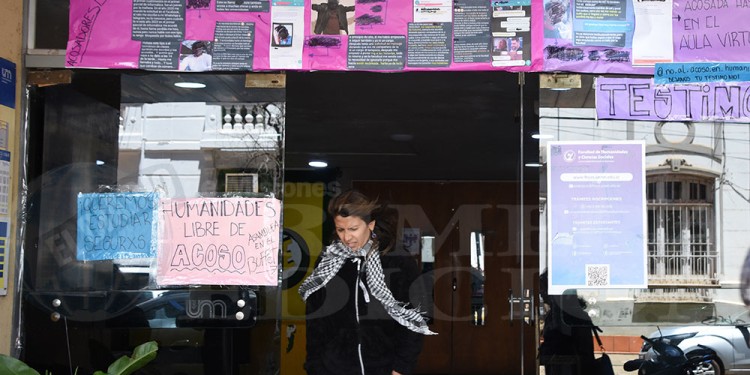 RECLAMO. Según lo narró una de las voceras recogieron más de 10 testimonios de alumnos y alumnas que sufrieron acoso.