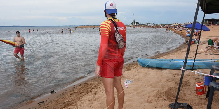 MUY REQUERIDOS. Las playas brasileñas volverán a contar con guardavidas misioneros para la seguridad.