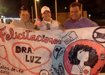 Con la venta de pan casero, lograron que su hija Luz se reciba de médica